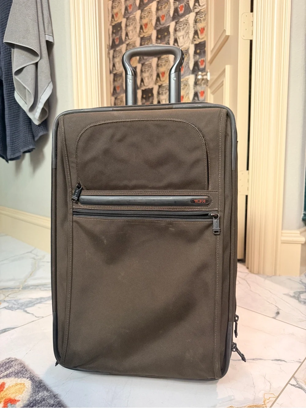 TUMI Alpha 2 International Expandable 2-Wheel Carry-On Brown Ballistic Nylon